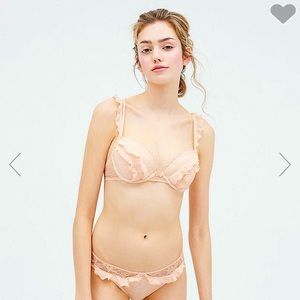 Peach John Japan cute Bra and panty set 65B and S/M (run small)